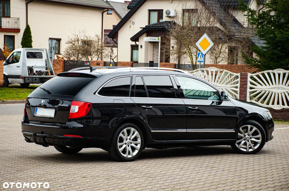Skoda Superb 2.0 TDI DSG Exclusive - 27