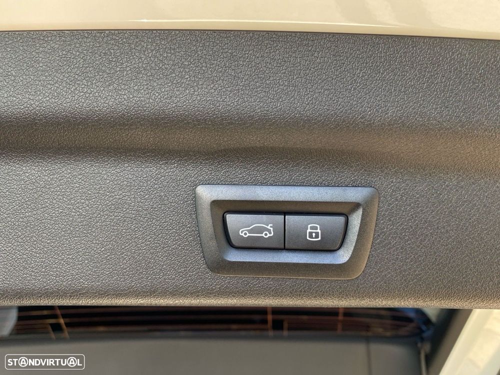 BMW X1 xDrive25e Pack Desportivo M - 18