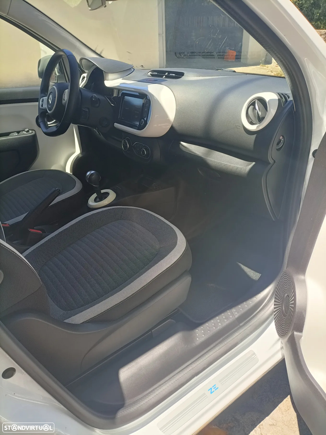 Renault Twingo Z.E. 22 Zen - 15