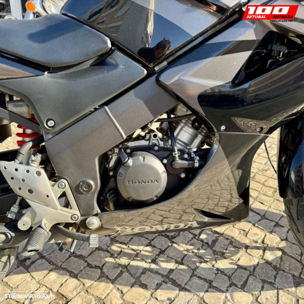 Honda CBR 125 - 21