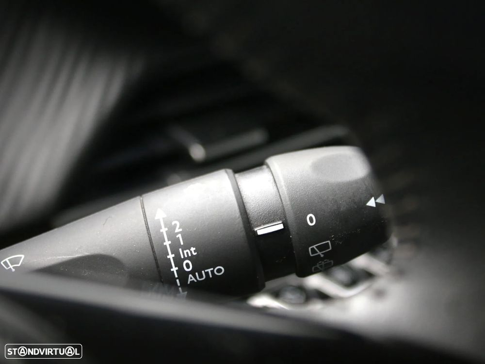 Peugeot 208 1.2 PureTech Allure - 11