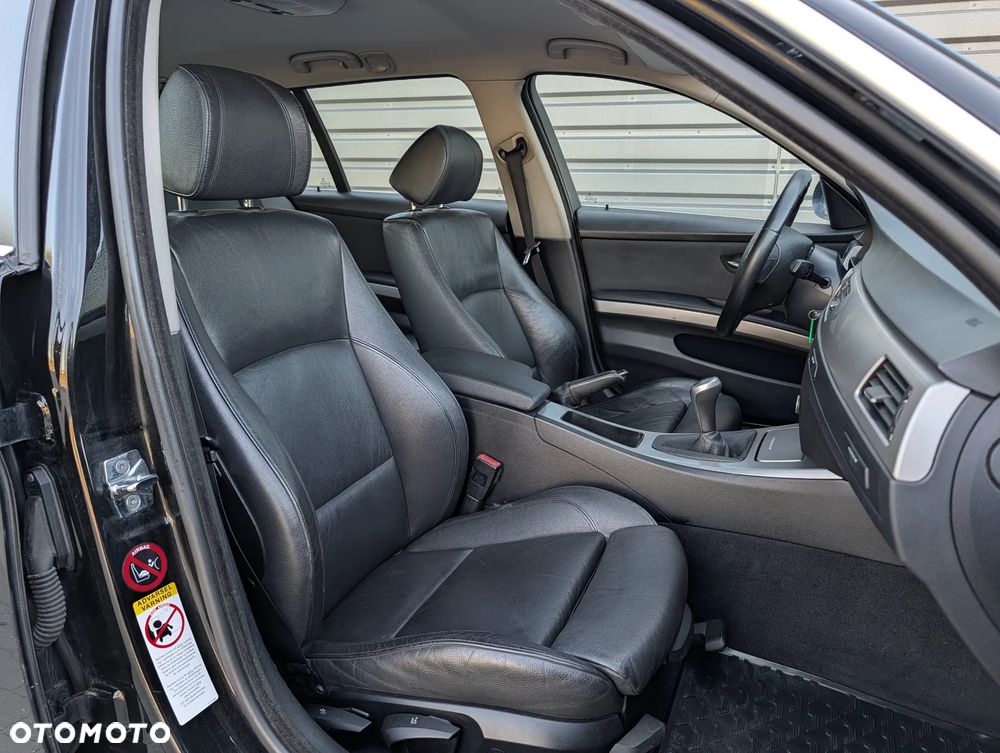BMW Seria 3 325i Edition Exclusive - 11
