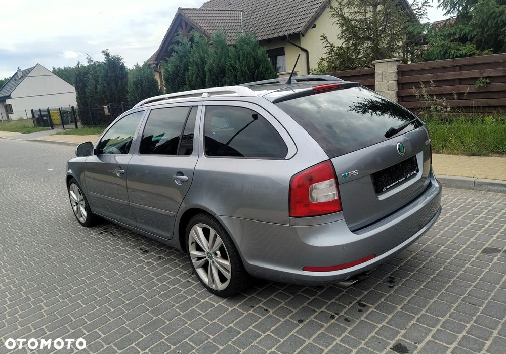 Skoda Octavia 2.0 TSI RS - 10