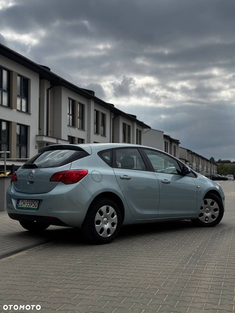 Opel Astra 1.6 Cosmo - 3