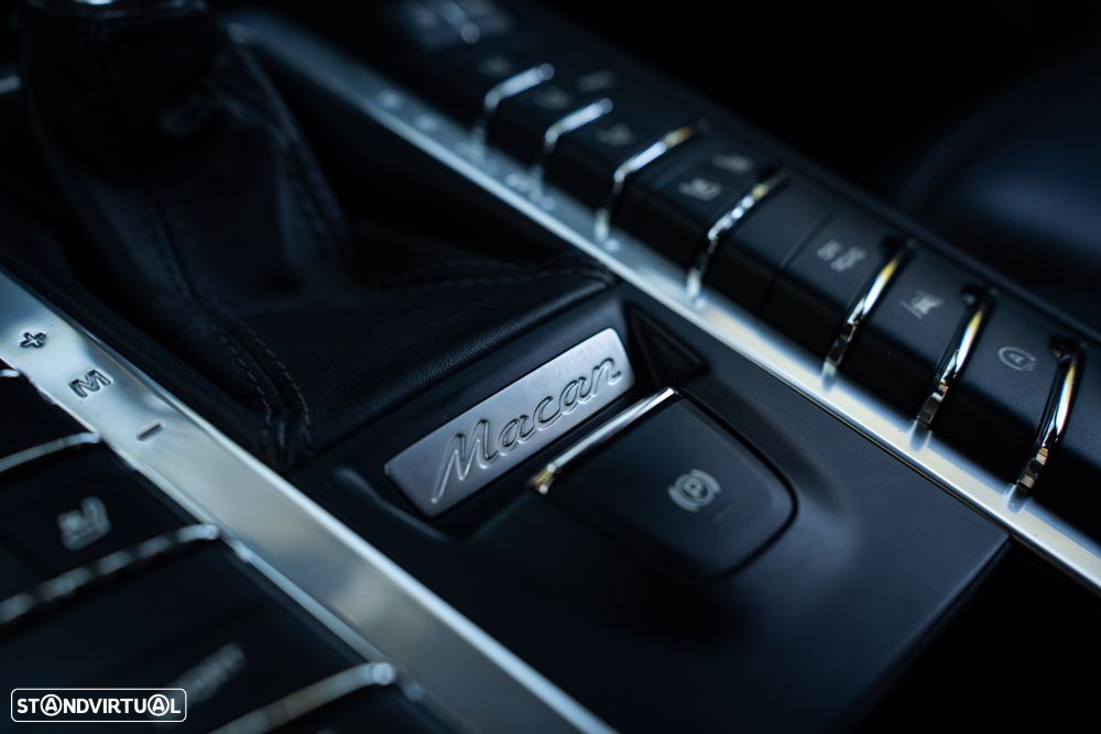 Porsche Macan Turbo - 45