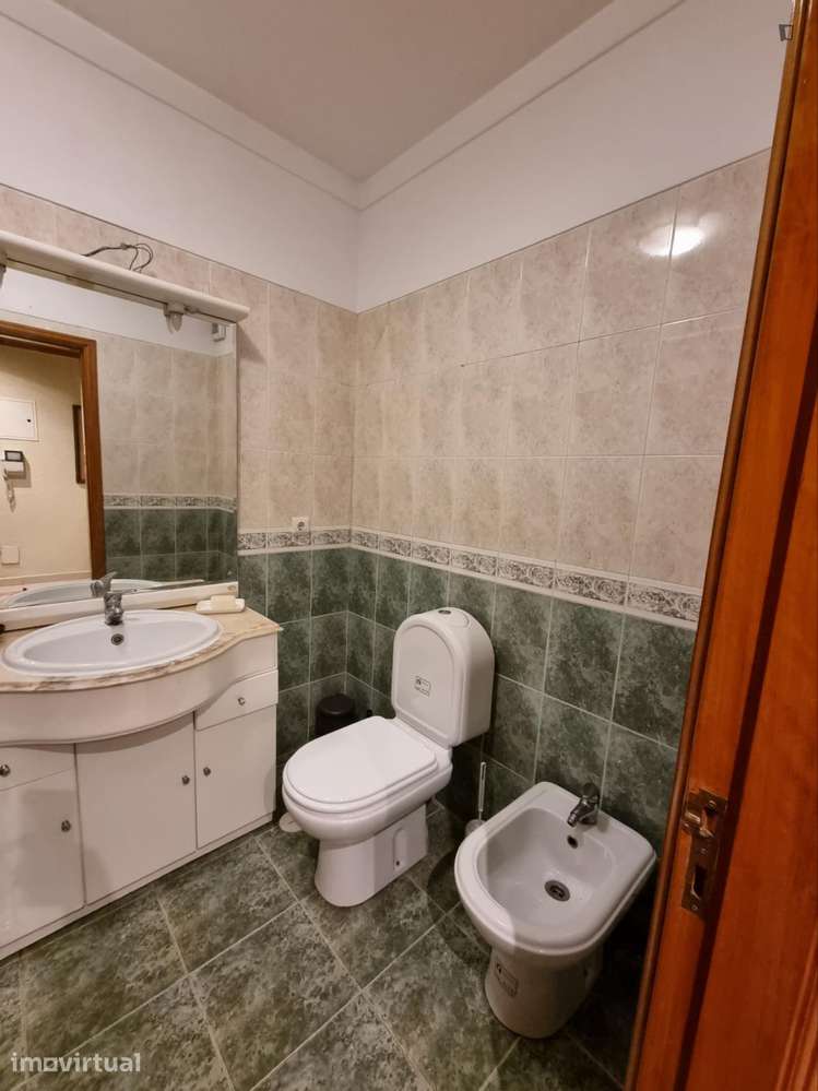 Quarto - localizado em Lisbon - Grande imagem: 5/7