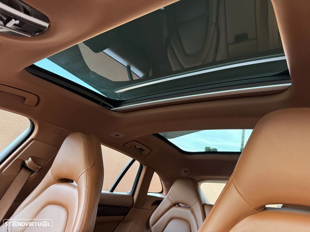 Porsche Panamera Sport Turismo 4 E-Hybrid - 28