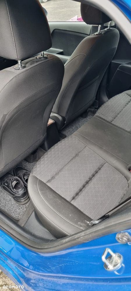 Kia Rio - 10