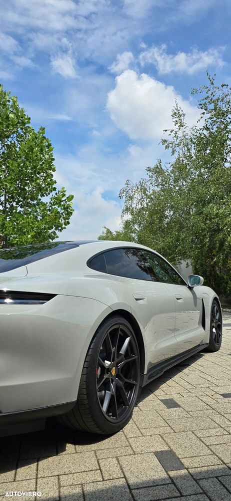 Porsche Taycan - 10