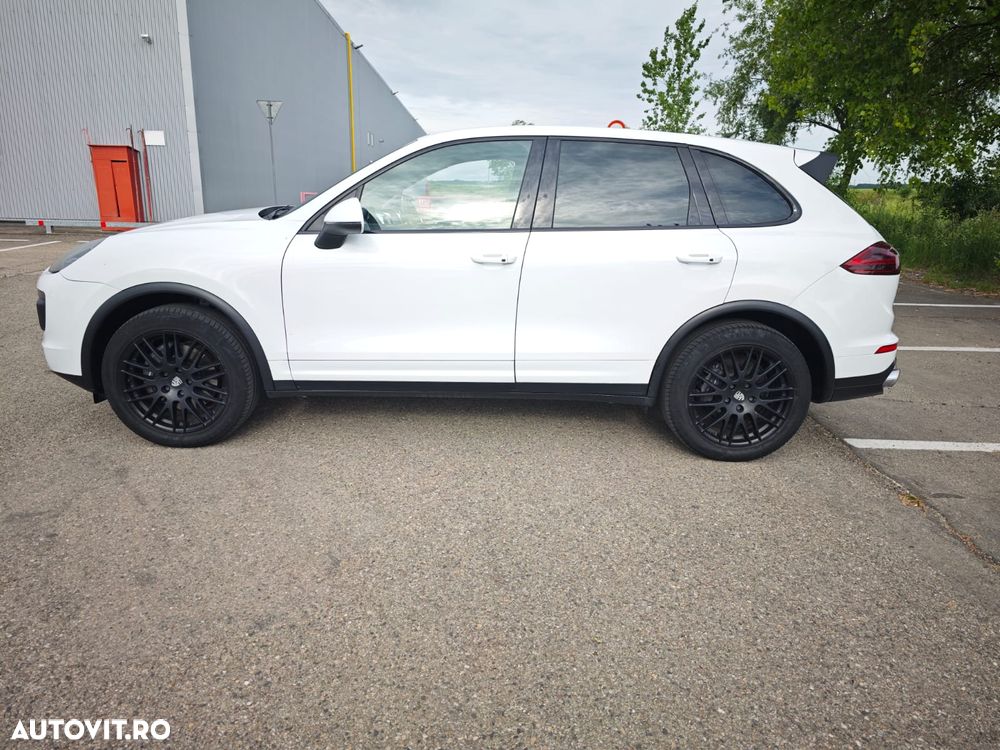 Porsche Cayenne 3.0 L V6 - 7