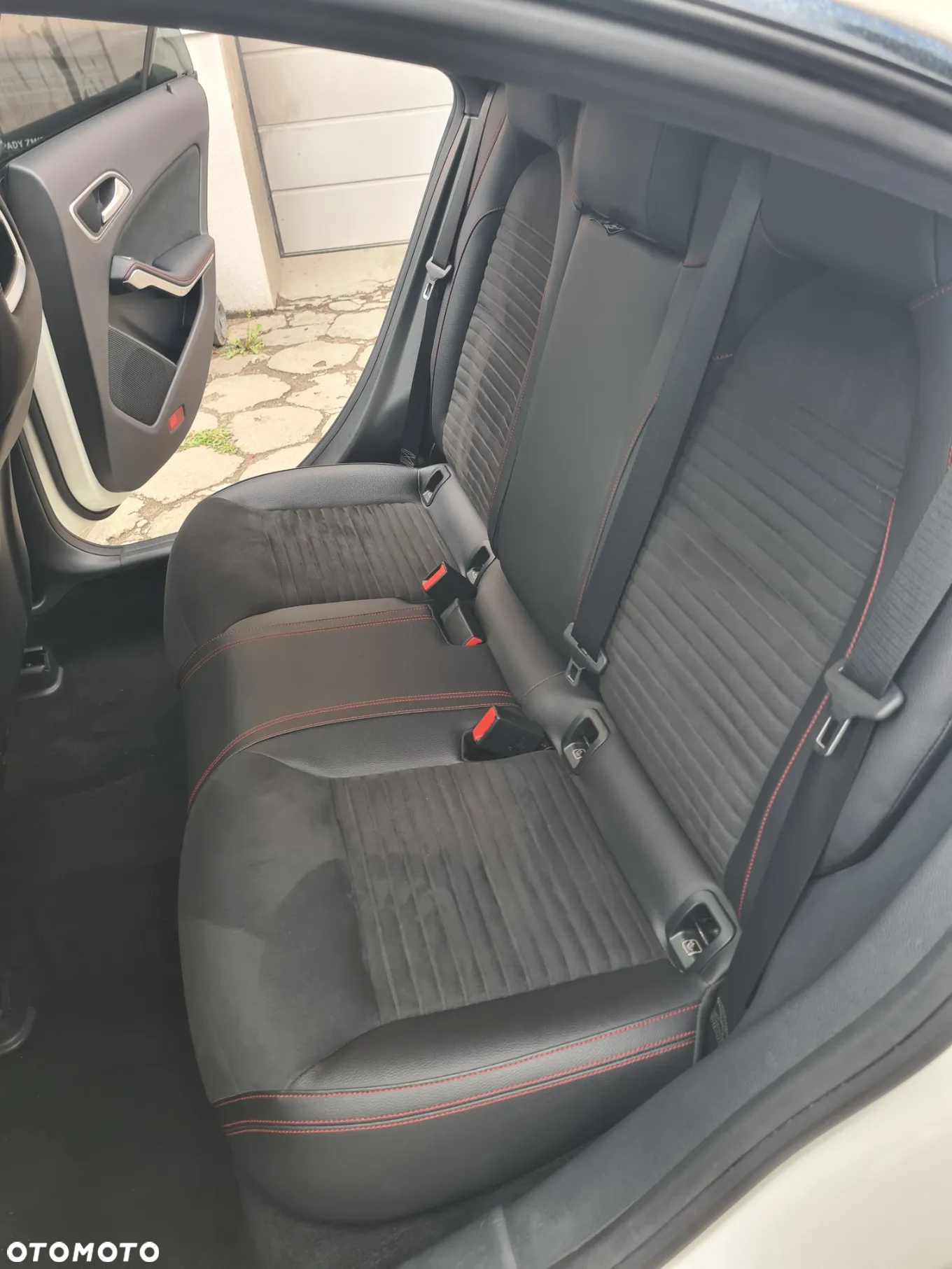 Mercedes-Benz CLA 220 4-Matic AMG Line - 10