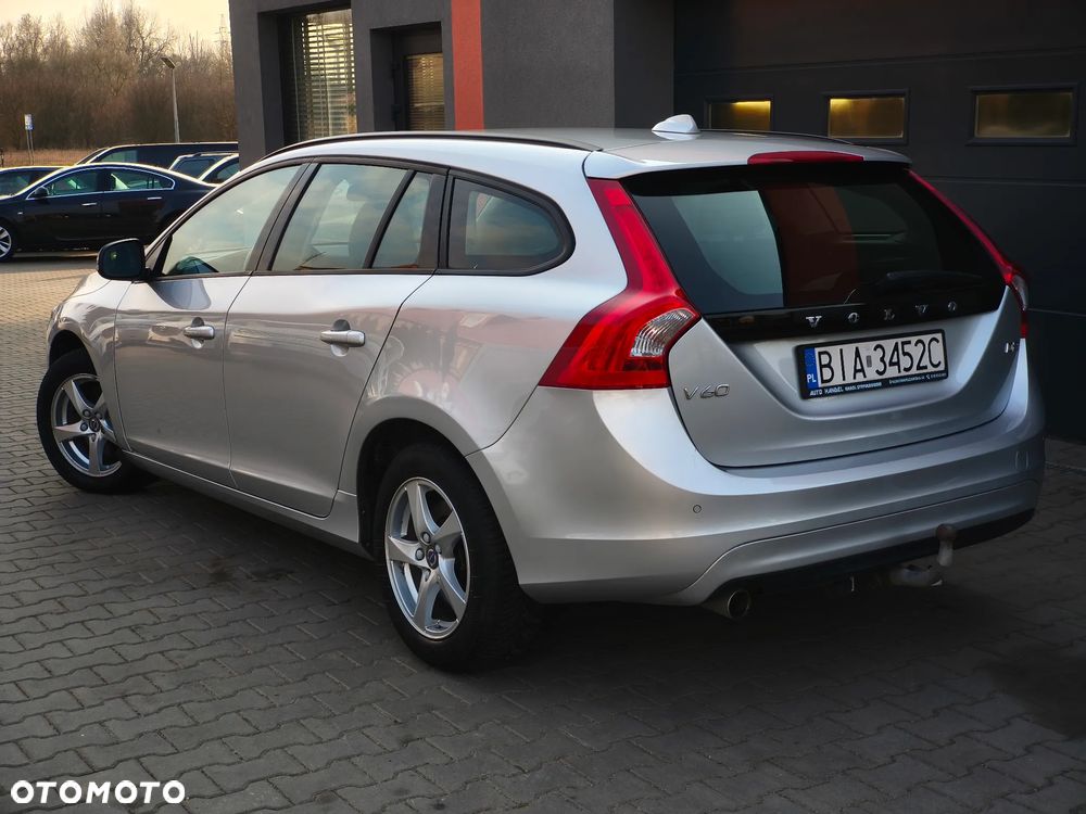 Volvo V60 D2 Drive-E Momentum - 2