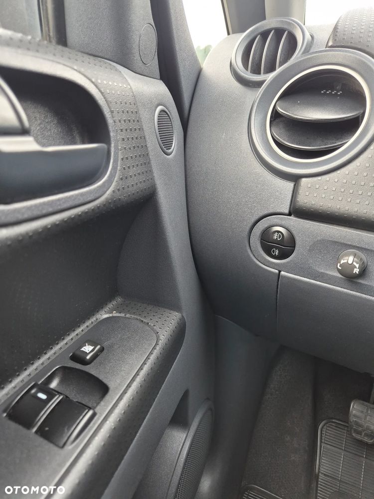 Mitsubishi Colt - 12