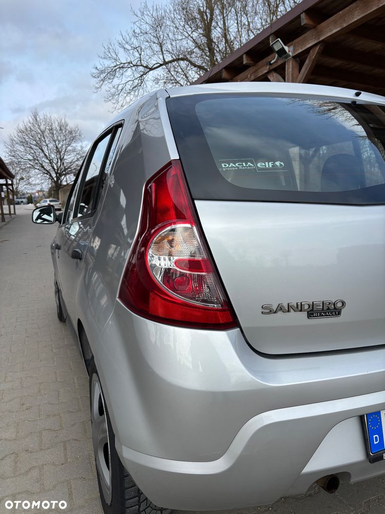 Dacia Sandero 1.2 16V Laureate II - 32