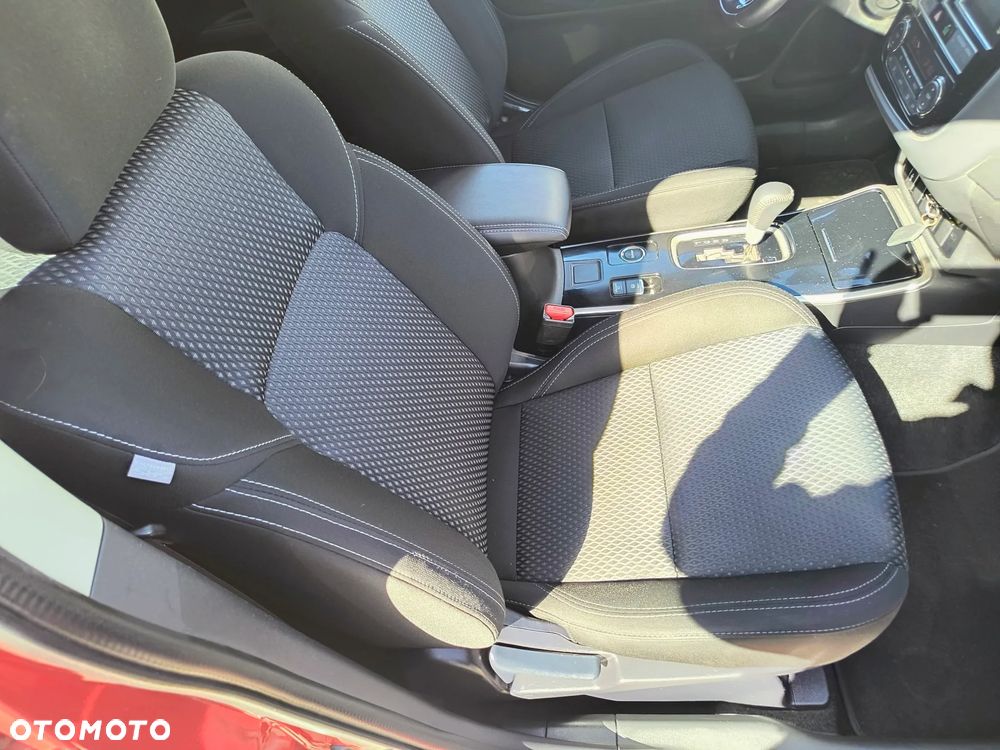 Mitsubishi Outlander 2.0 Intense + 4WD CVT - 12