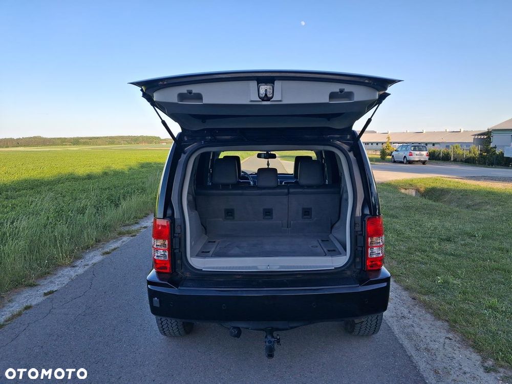 Jeep Cherokee - 32