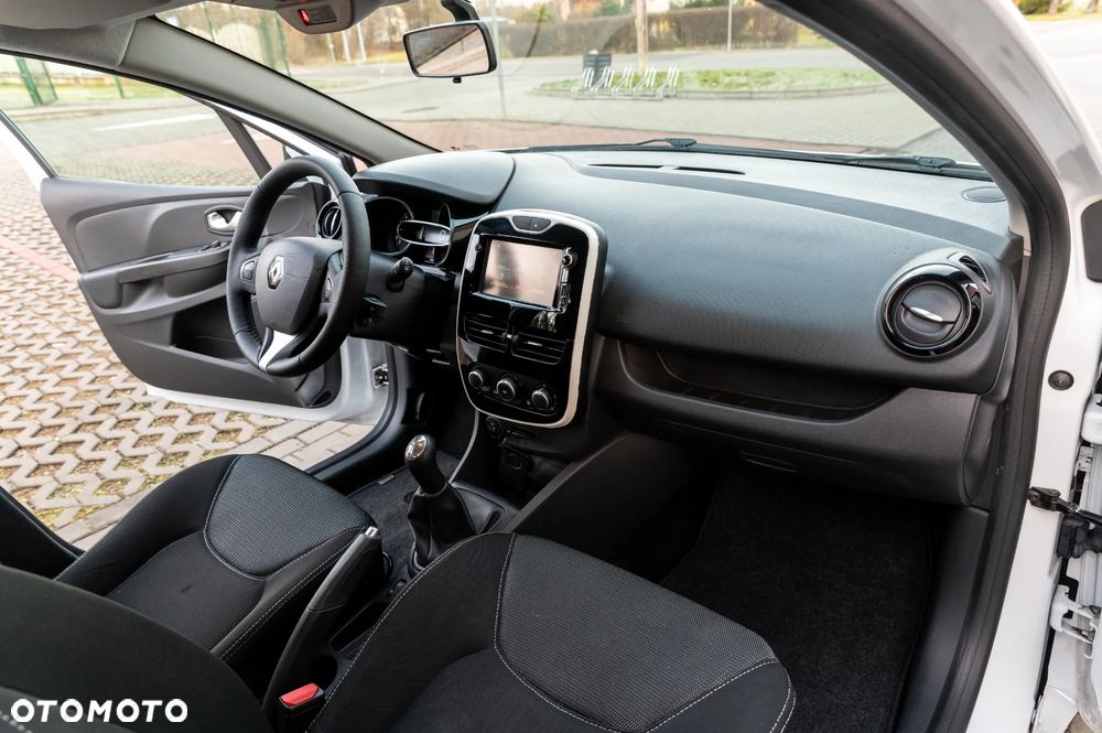 Renault Clio 1.2 16V 75 Life - 24