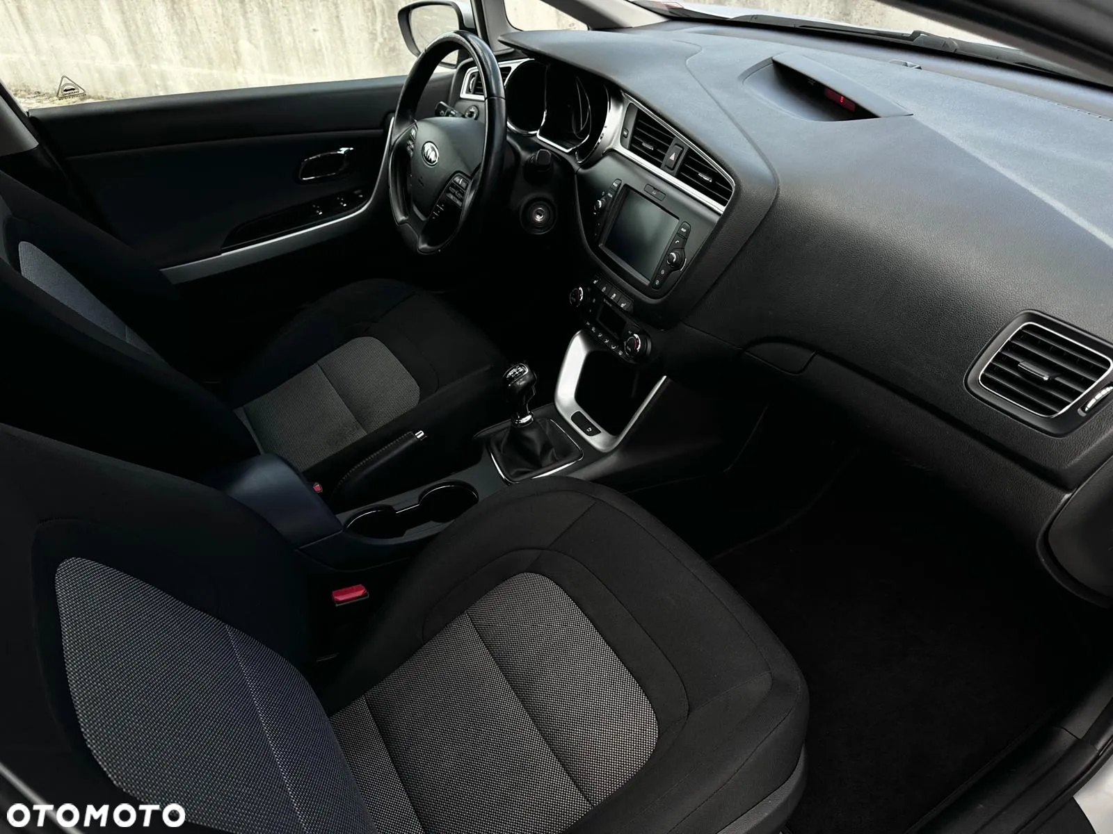 Kia Ceed 1.4 CVVT Dream Team Edition - 29