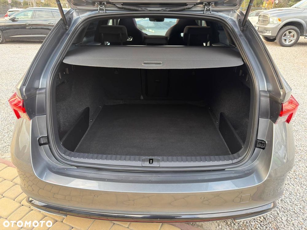 Skoda Octavia 2.0 TDI DSG RS - 23