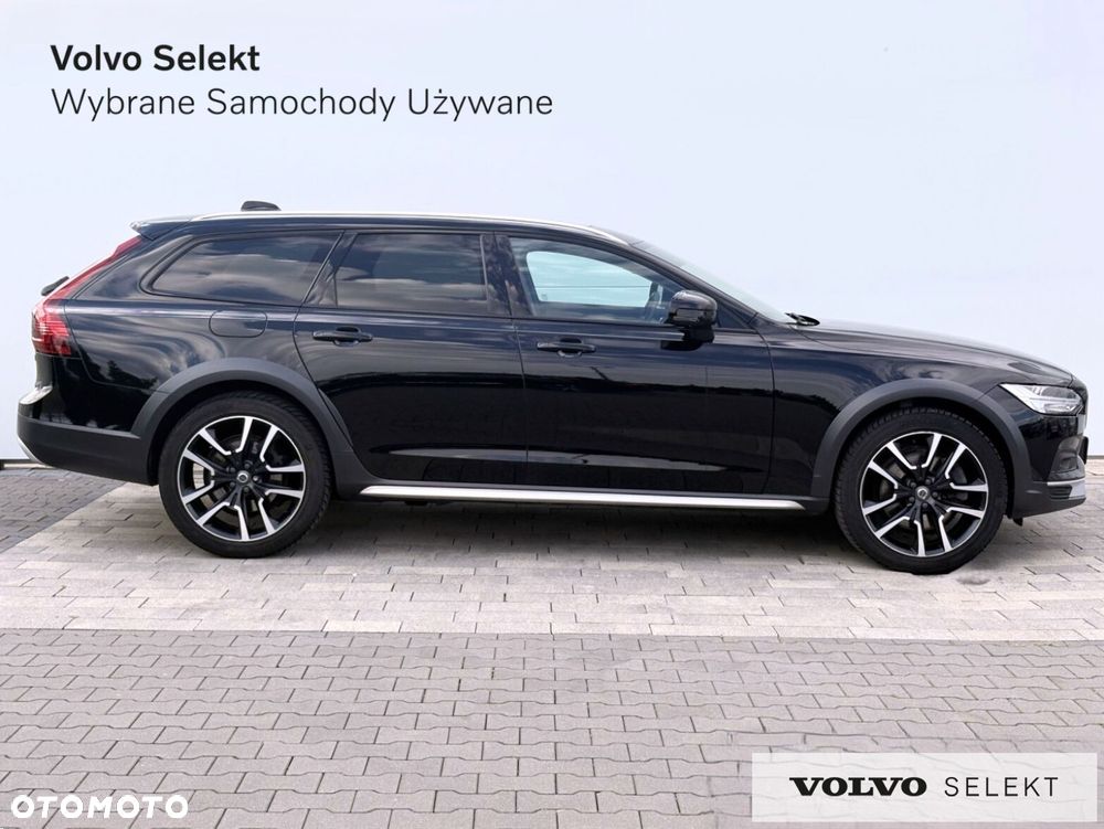 Volvo V90 Cross Country - 4