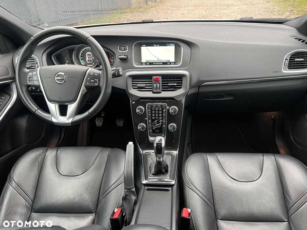 Volvo V40 D3 Momentum - 8