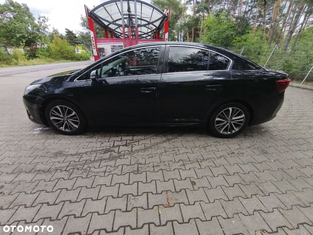 Toyota Avensis 1.8 Premium - 4