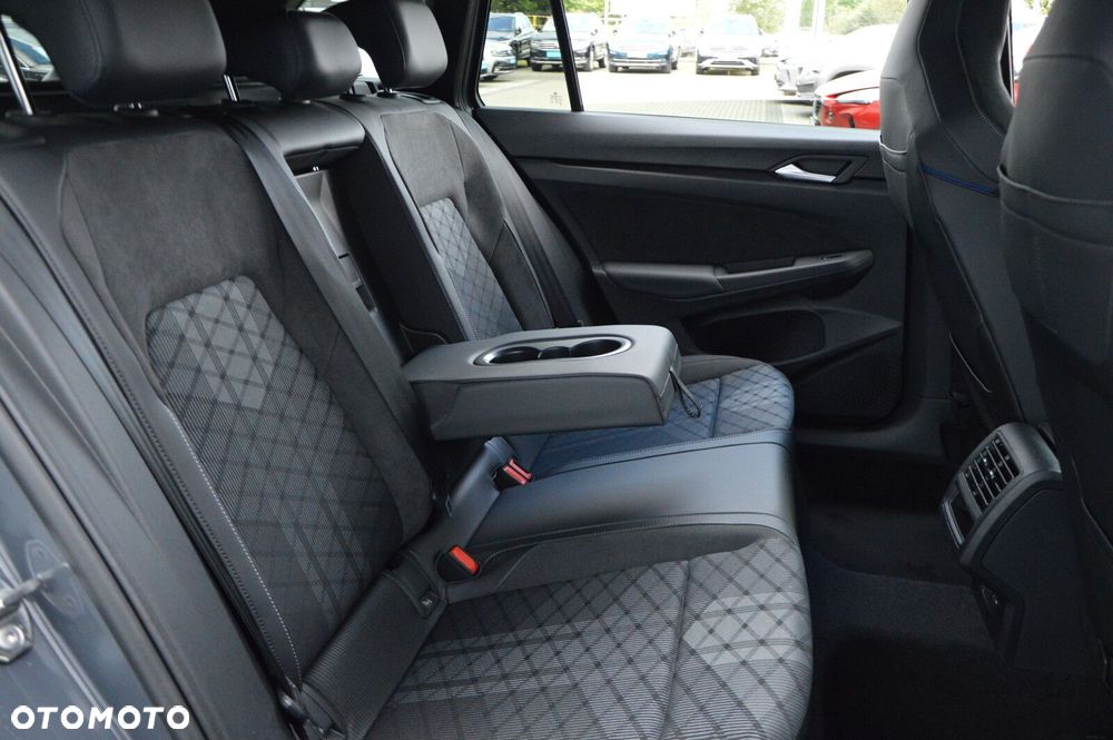 Volkswagen Golf - 23