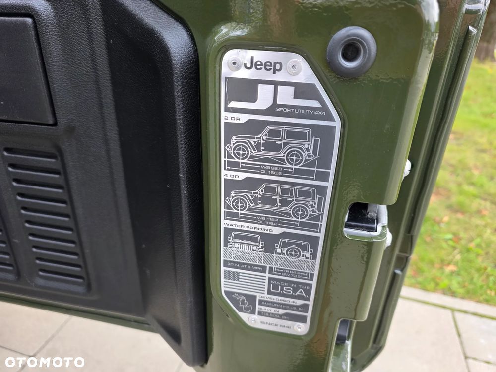 Jeep Wrangler - 23