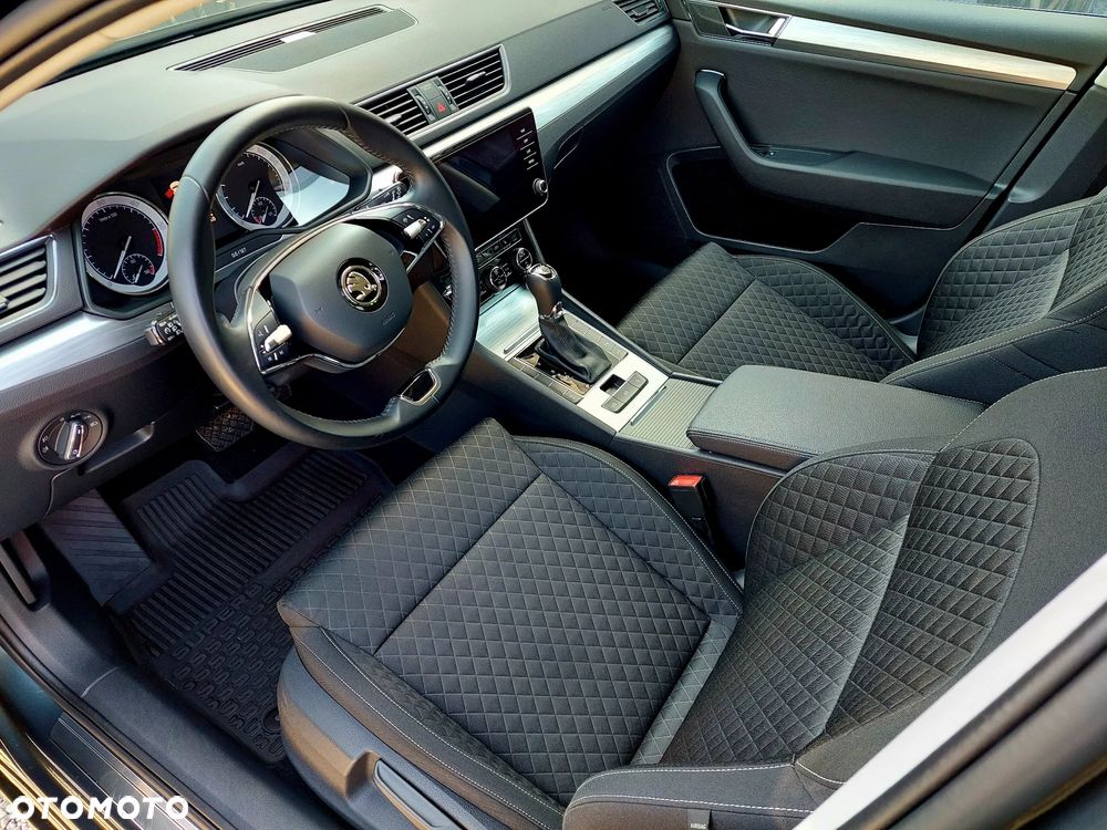 Skoda Superb 2.0 TDI SCR Ambition DSG - 17