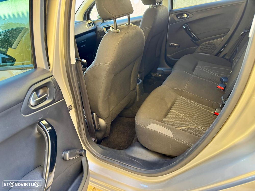 Peugeot 208 1.4 HDi Active - 11