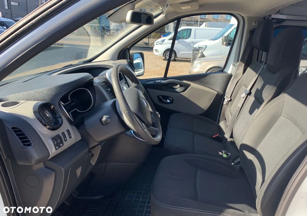 Renault Trafic - 13