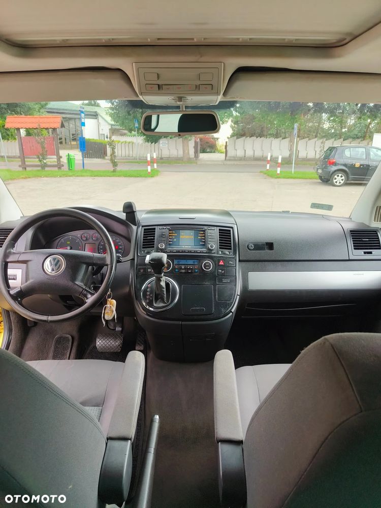 Volkswagen Multivan - 16