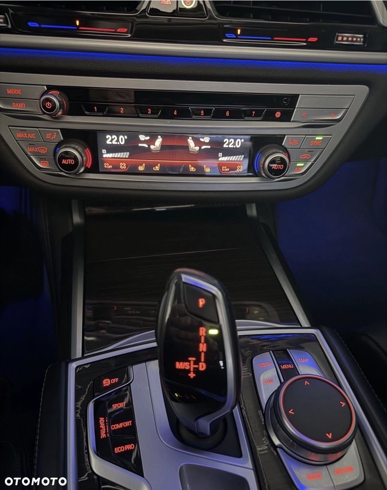 BMW Seria 7 740Li - 23