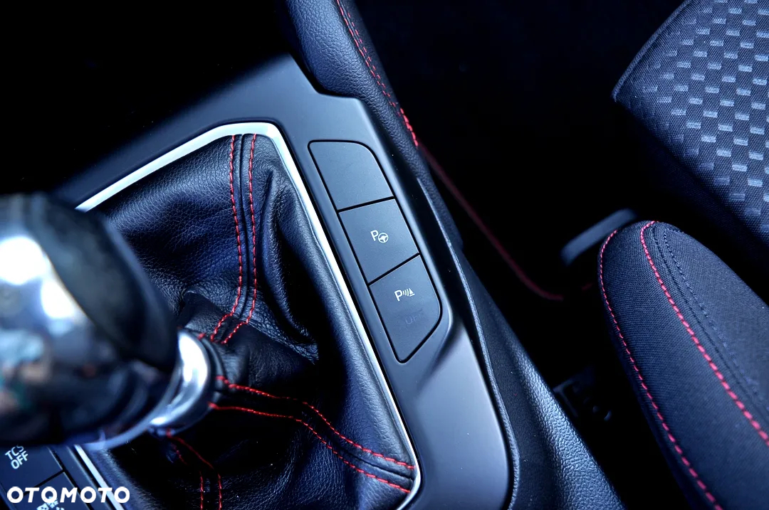 Ford Focus Turnier 1.5 EcoBlue Start-Stopp-System ST-LINE X - 31