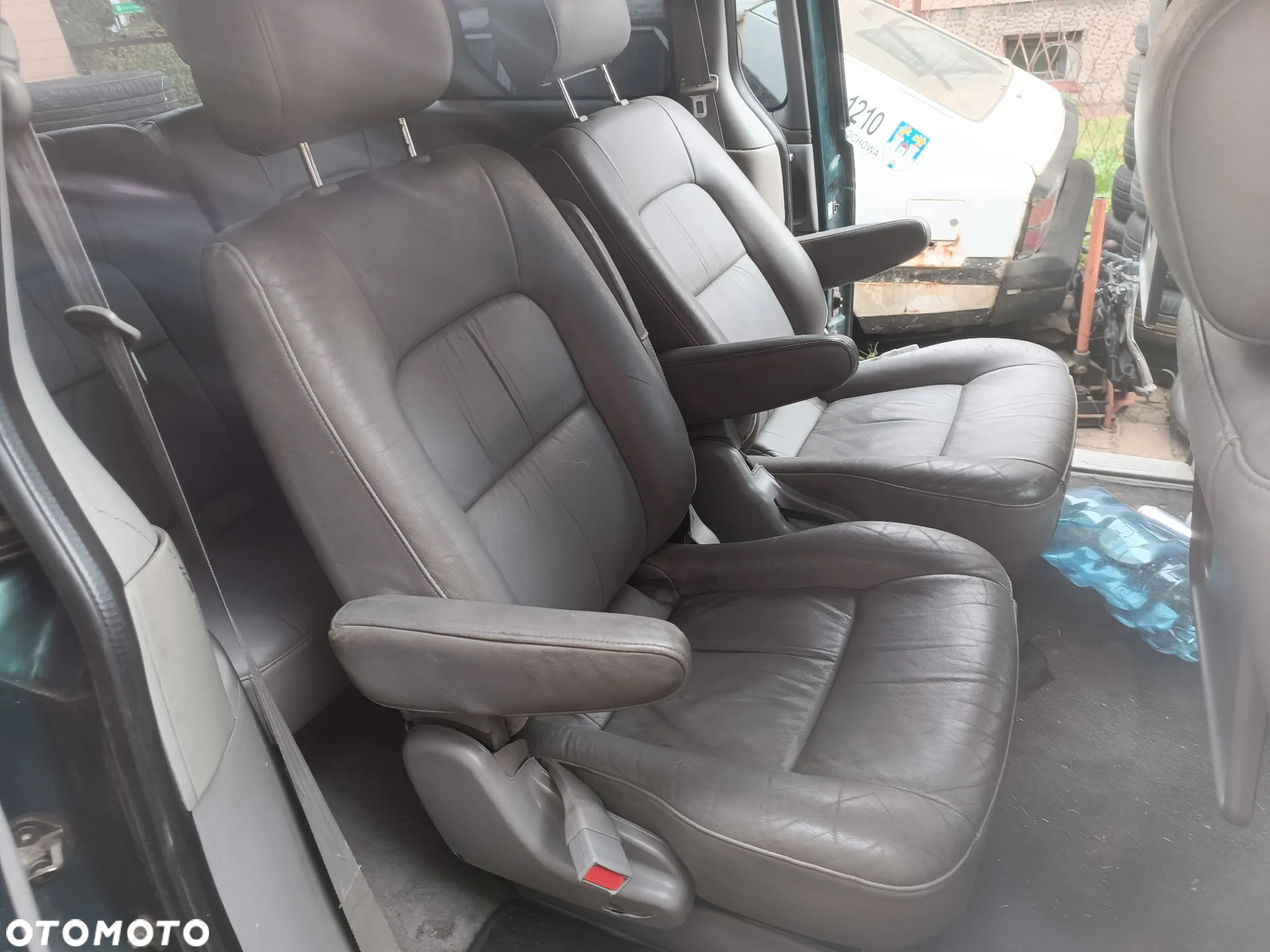 Kia Carnival siedzenie tylne fotel tył tylny 2 II rząd Kapitański Bus Kamper - 2