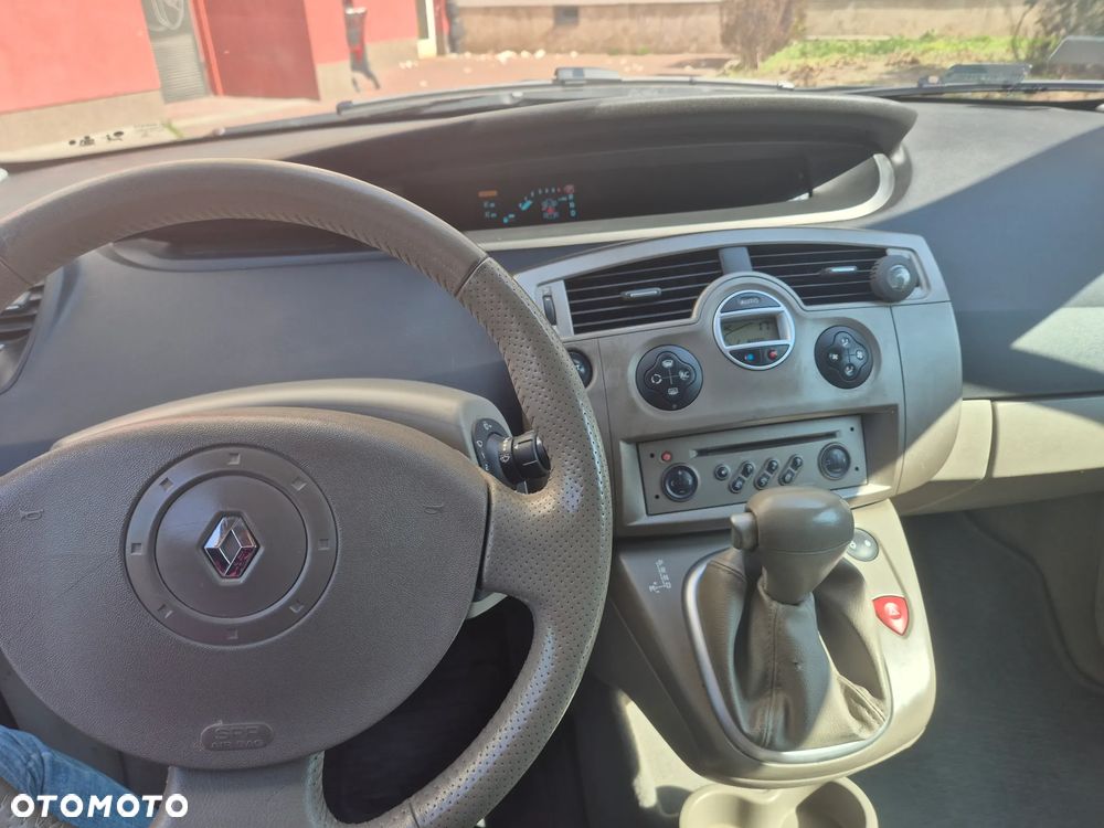 Renault Scenic 2.0 16V Privilege - 6