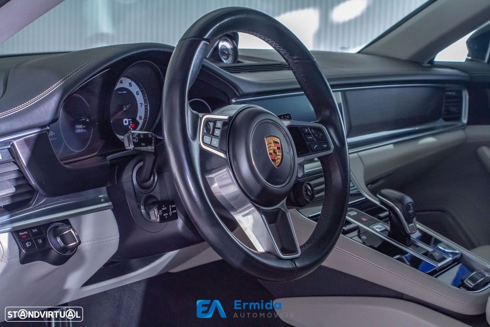 Porsche Panamera Sport Turismo - 23