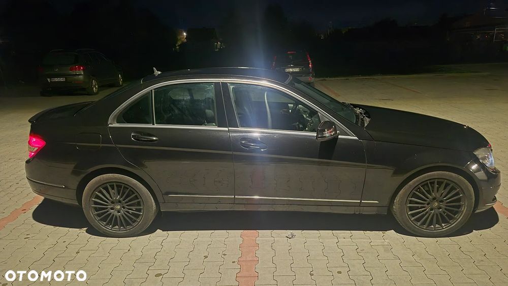 Mercedes-Benz C-Class 2010 photo 4