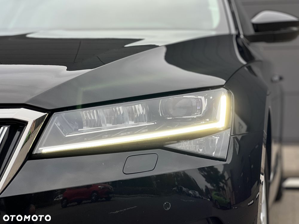 Skoda Superb 2.0 TDI DSG Premium Edition - 13
