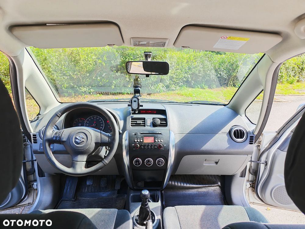 Suzuki SX4 1.6 GS / Premium - 16