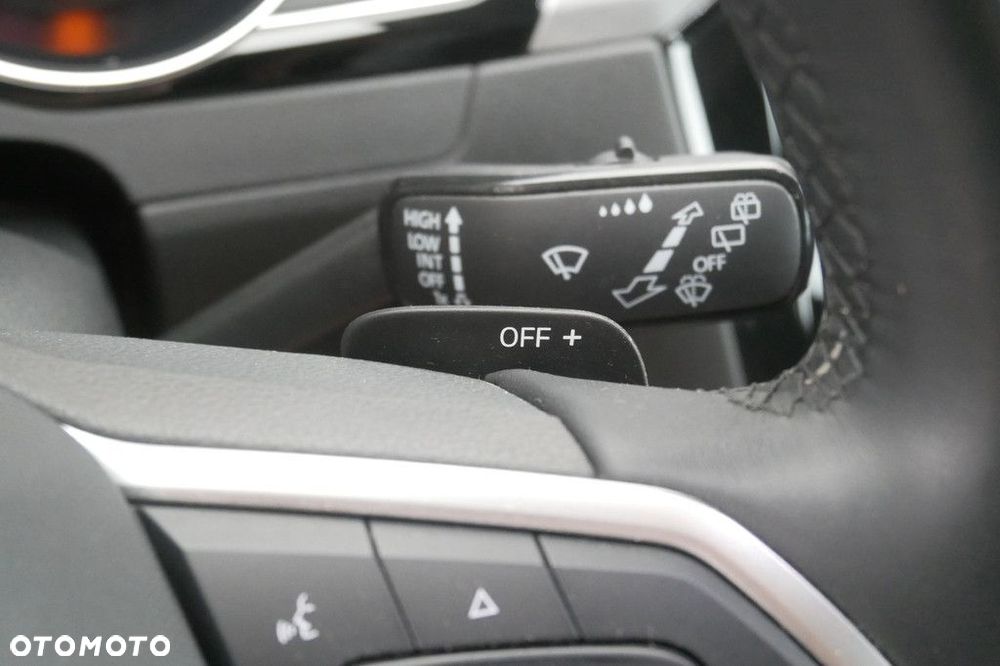 Volkswagen Passat Variant 2.0 TSI Business DSG - 24
