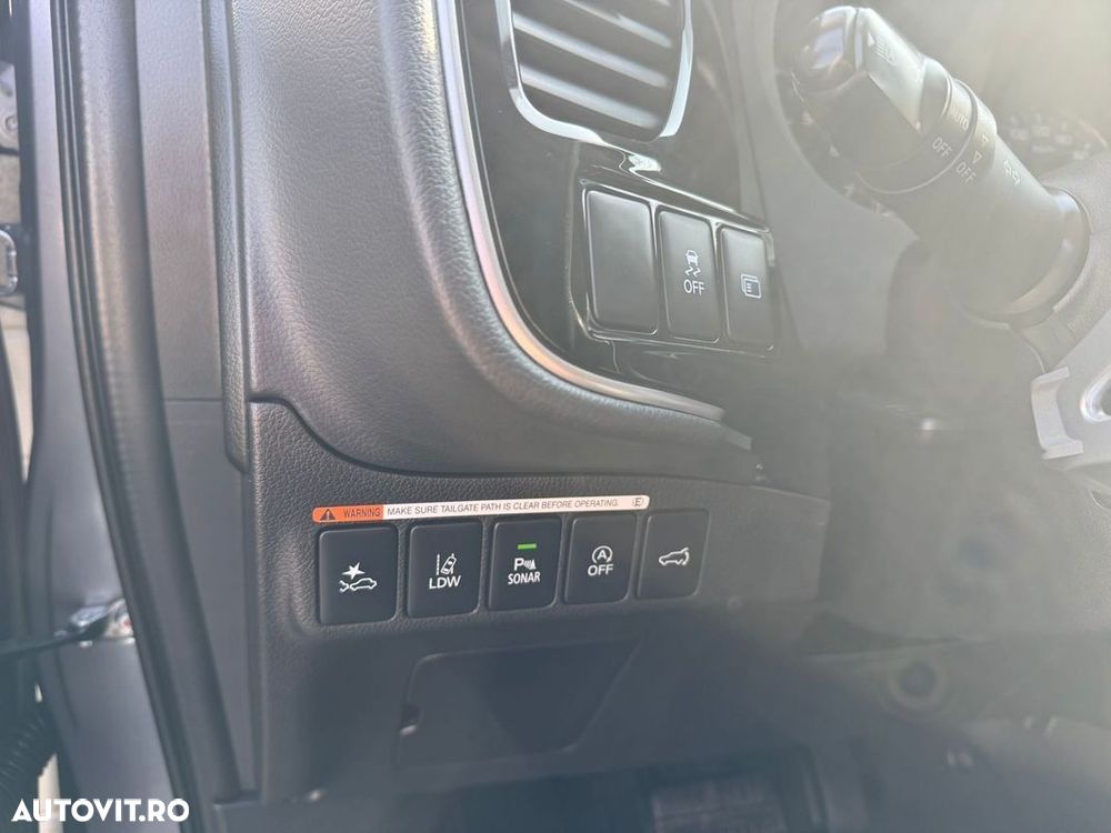 Mitsubishi Outlander - 19