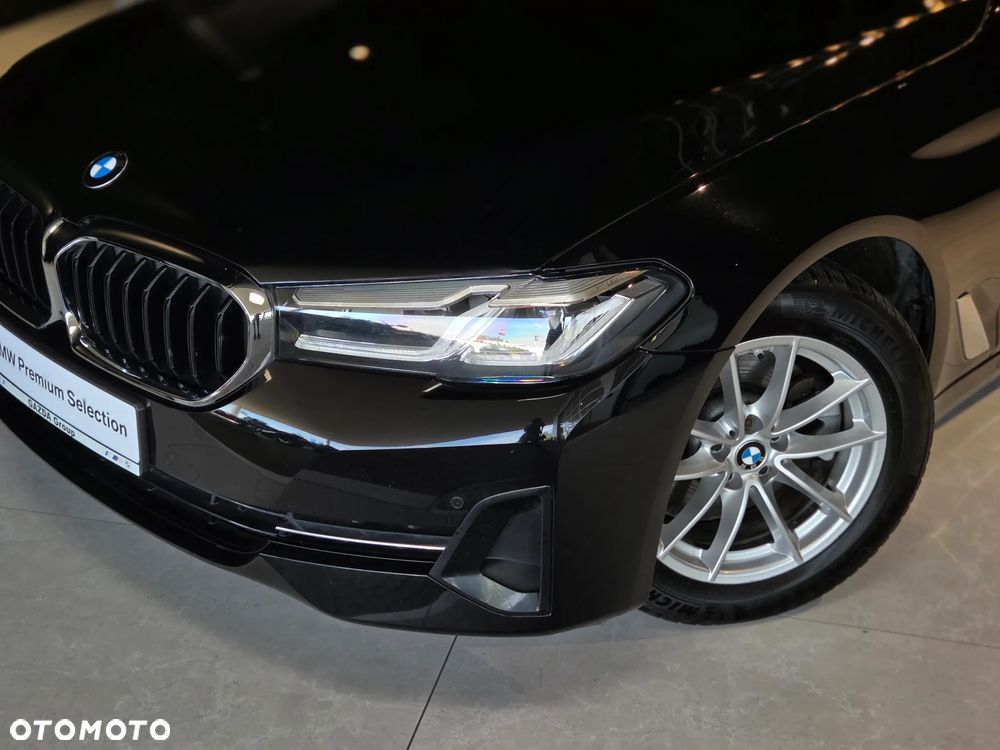 BMW Seria 5 520d xDrive MHEV - 3