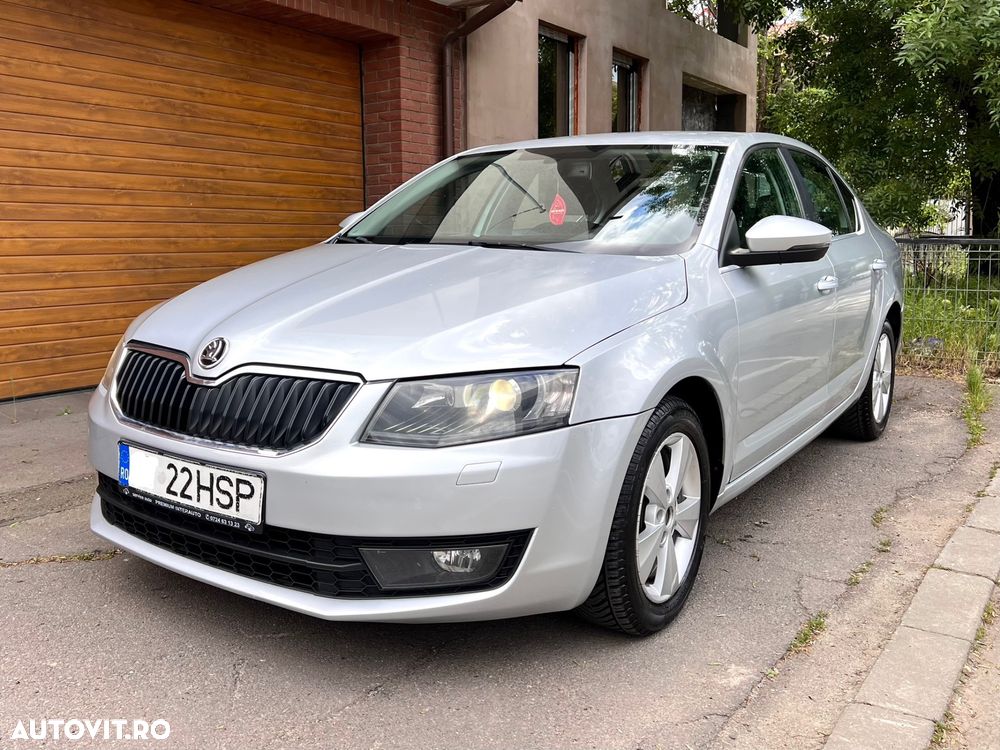 Skoda Octavia 2.0 TDI ELEGANCE DSG - 2