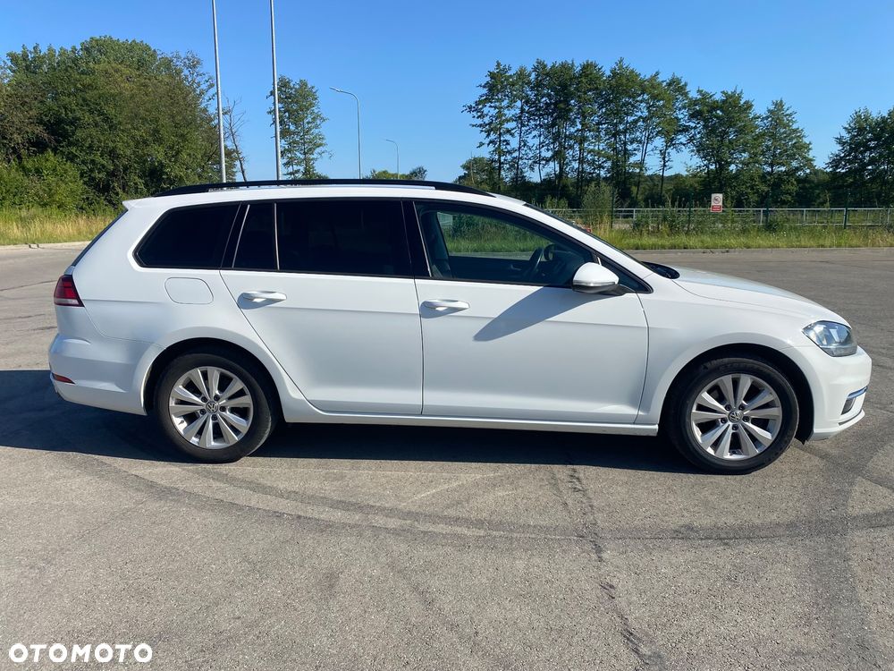Volkswagen Golf - 10