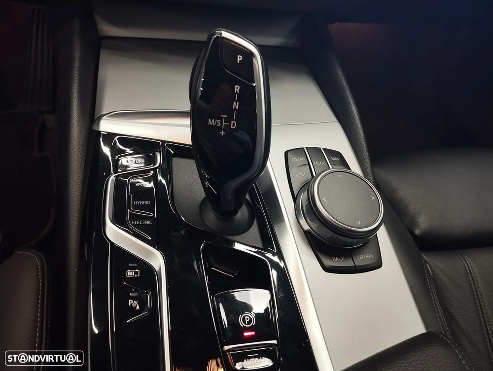 BMW 530 e - 38