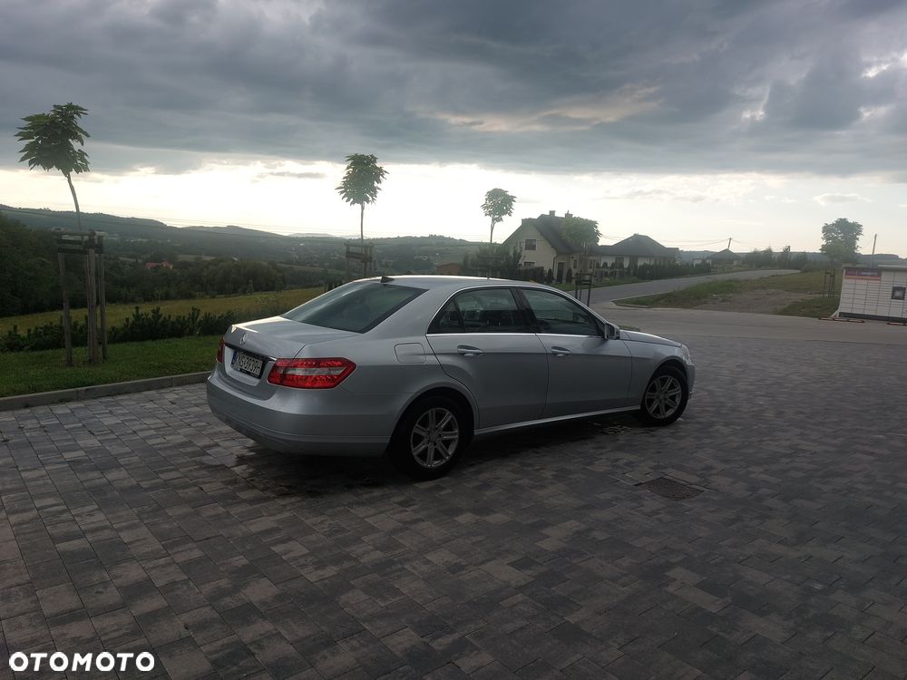 Mercedes-Benz Klasa E 200 BlueTEC 7G-TRONIC Classic - 4