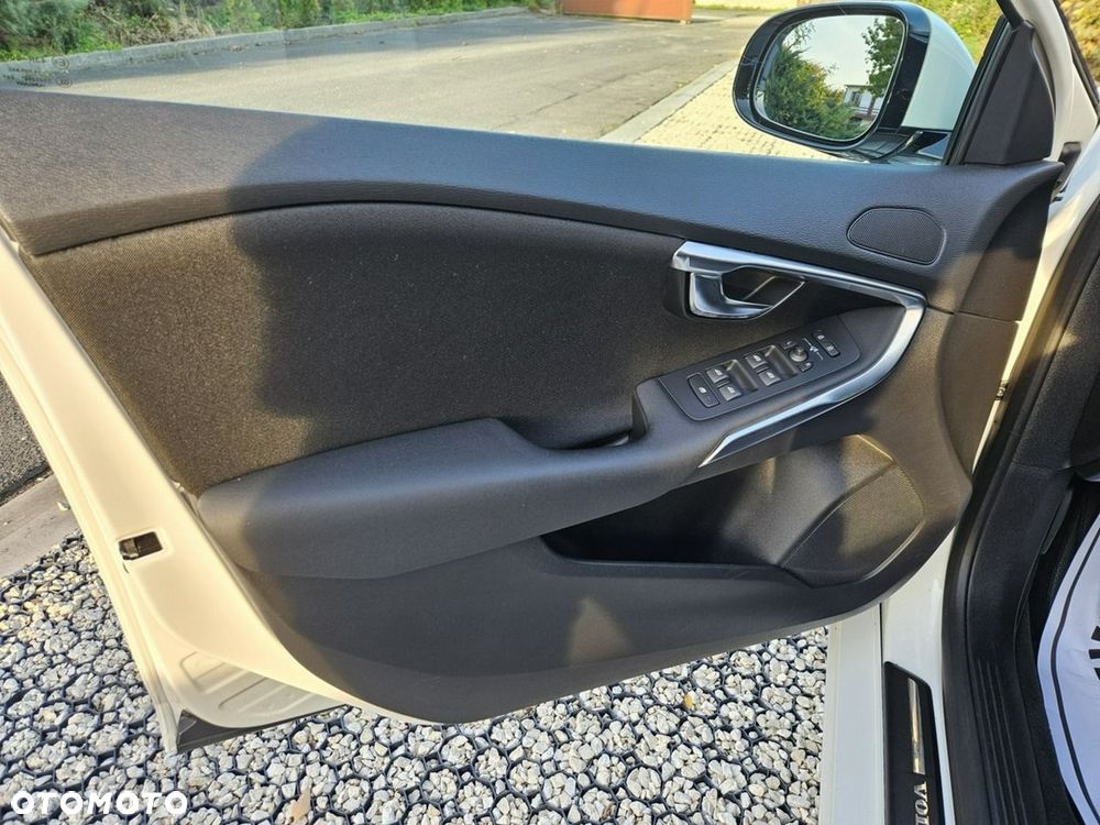 Volvo V40 D2 Momentum - 20