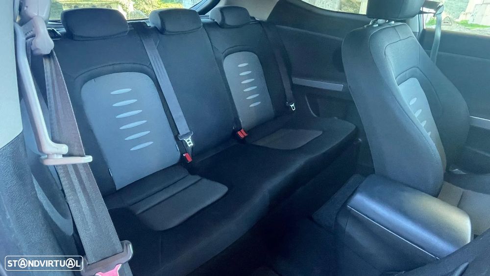 Kia Ceed S Coupé 1.6 CRDi TX ISG - 10