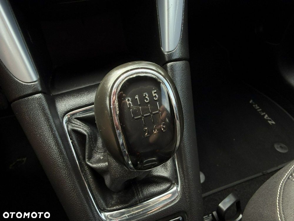 Opel Zafira - 25